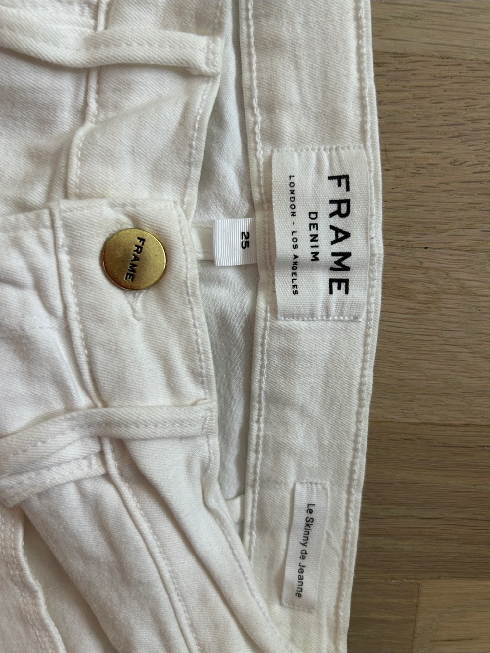 FRAME white denim high-rise jeans with gold button - Picture 2 of 7